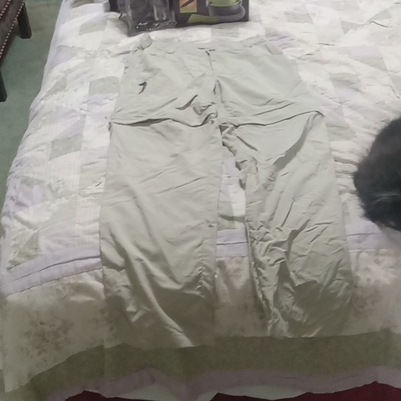White Sierra women's size S khaki shants - Picture 1 of 4
